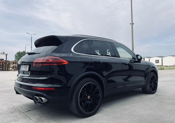 Porsche Cayenne cena 181900 przebieg: 258100, rok produkcji 2015 z Gościno małe 232